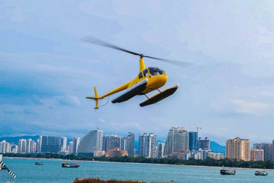 Ngắm toàn cảnh Tam Á bằng trực thăng