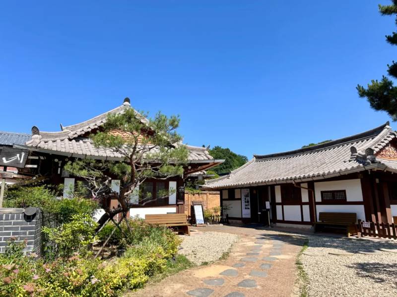 Ngôi nhà hanok cổ trong khu làng cổ Hanok Jeonju