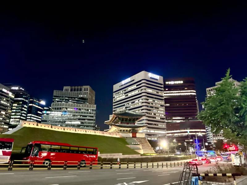 Khung cảnh đường phố Seoul