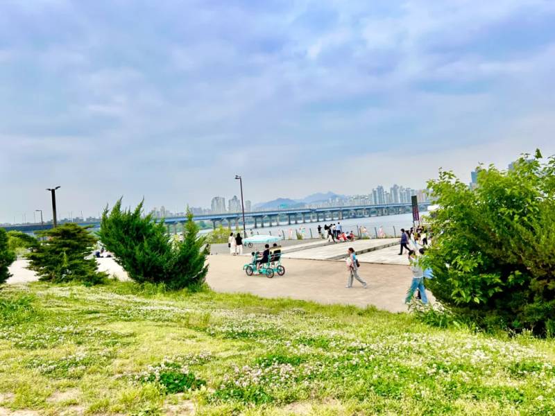 Ven sông Hàn tại Seoul