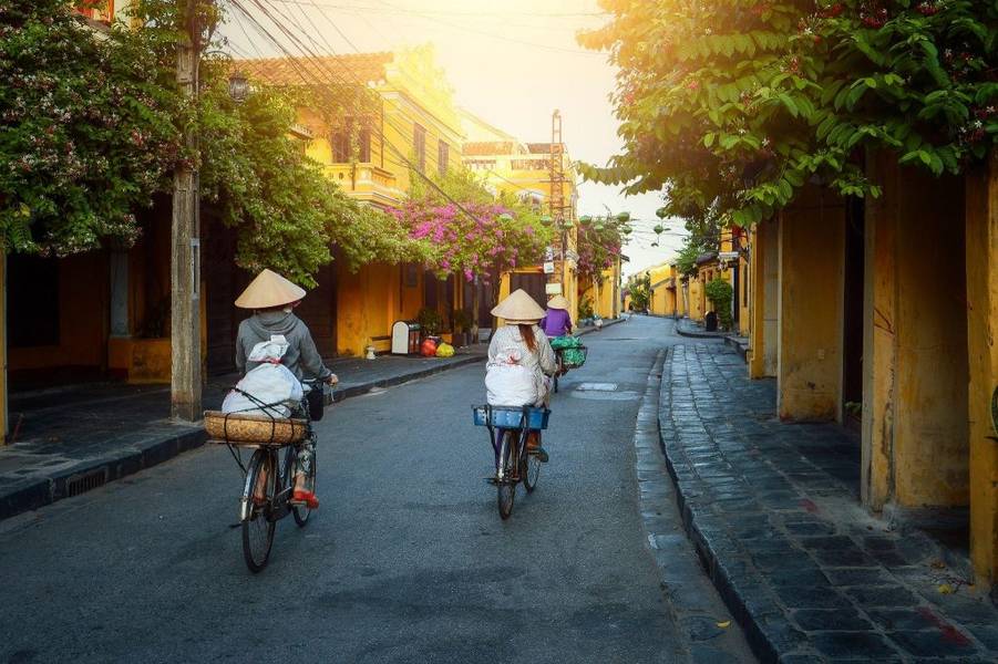 Xe đạp và xích lô phương tiện di chuyển Phố Cổ