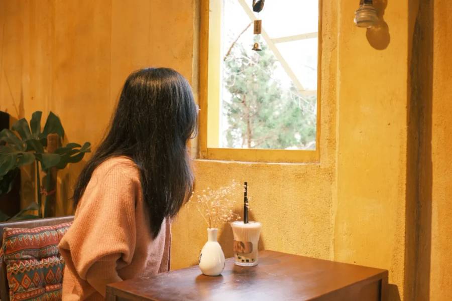 Ô cửa sổ nhỏ 