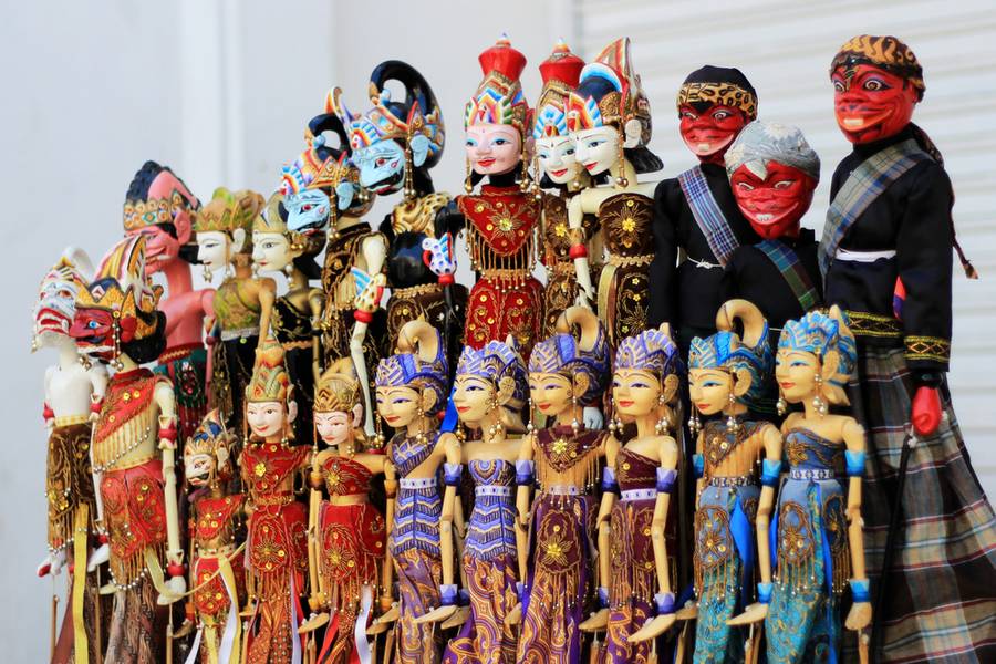 Wayang golek merupakan salah satu tradisi sunda