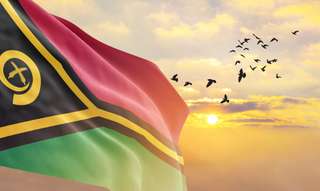 Mengenal Bendera Vanuatu, Negara Dengan 13 Rangkai Pulau, Travel Bestie