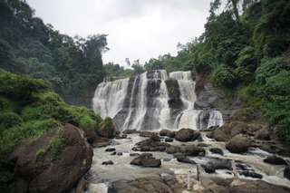 Curug Larangan, Pesona Air Terjun yang Indah di Tengah Hutan, Mas Bellboy
