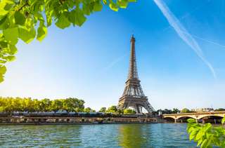 10 Aktivitas di Sekitar Menara Eiffel Paris, Xperience Team