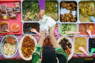 古晋美食推荐：不可错过的美味及用餐地点, Traveloka MY