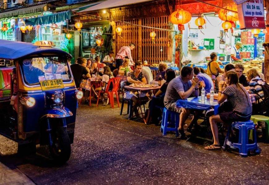 wisata malam dengan tuktuk