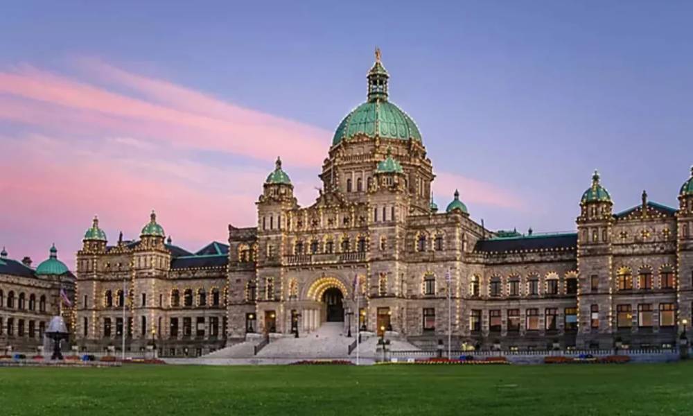 Trải nghiệm sự sầm uất tại cảng du thuyền Vancouver