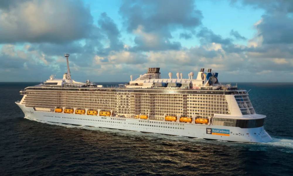 Anthem of the Seas như một thành phố nổi trên biển
