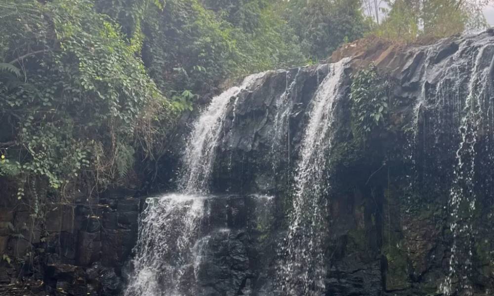 Thác Zenda trong khu tổ hợp
