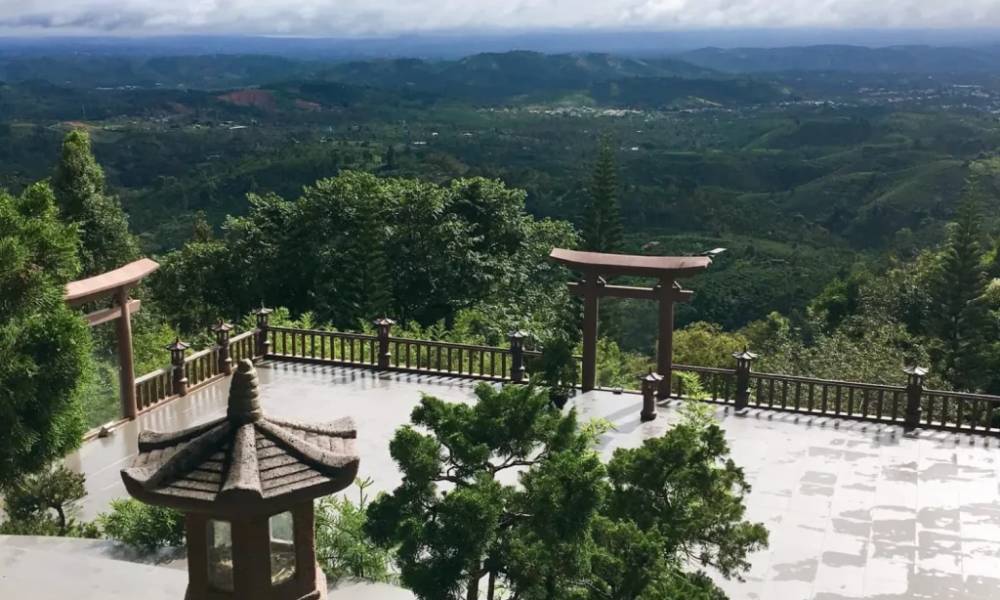 Khoảng sân rộng của Linh Quy Pháp Ấn