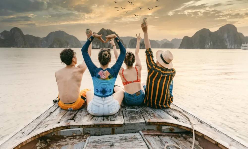 Hòa mình với thiên nhiên Cát Bà cùng bạn bè