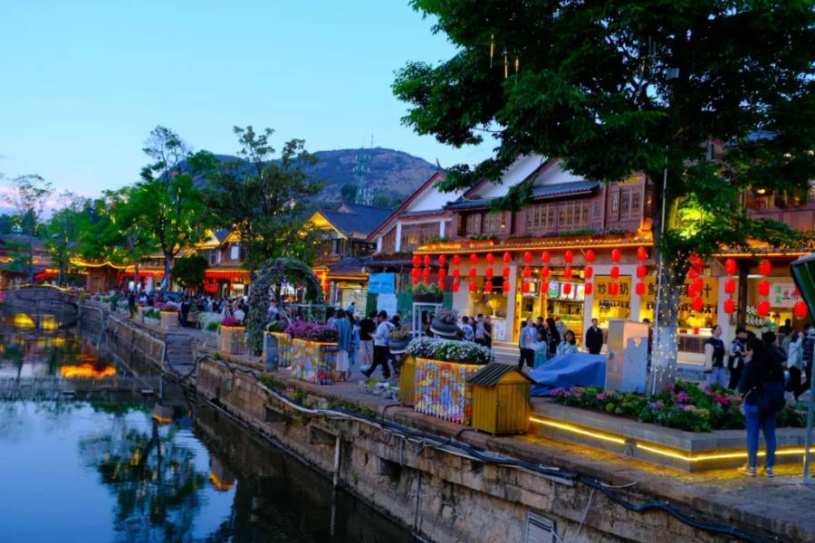 Cửa hàng tại Đường Tứ Phương