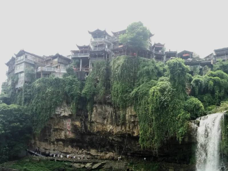 Phù Dung Trấn nhìn từ dưới