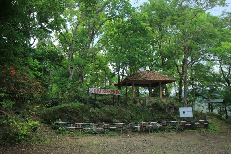 Wisata ke Goa Kiskendo