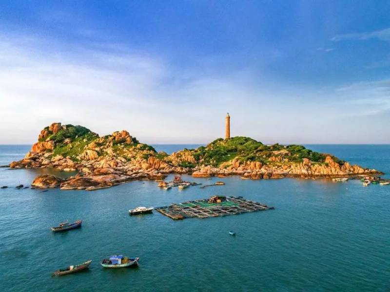 Hải đăng Kê Gà uy nghiêm và lâu đời