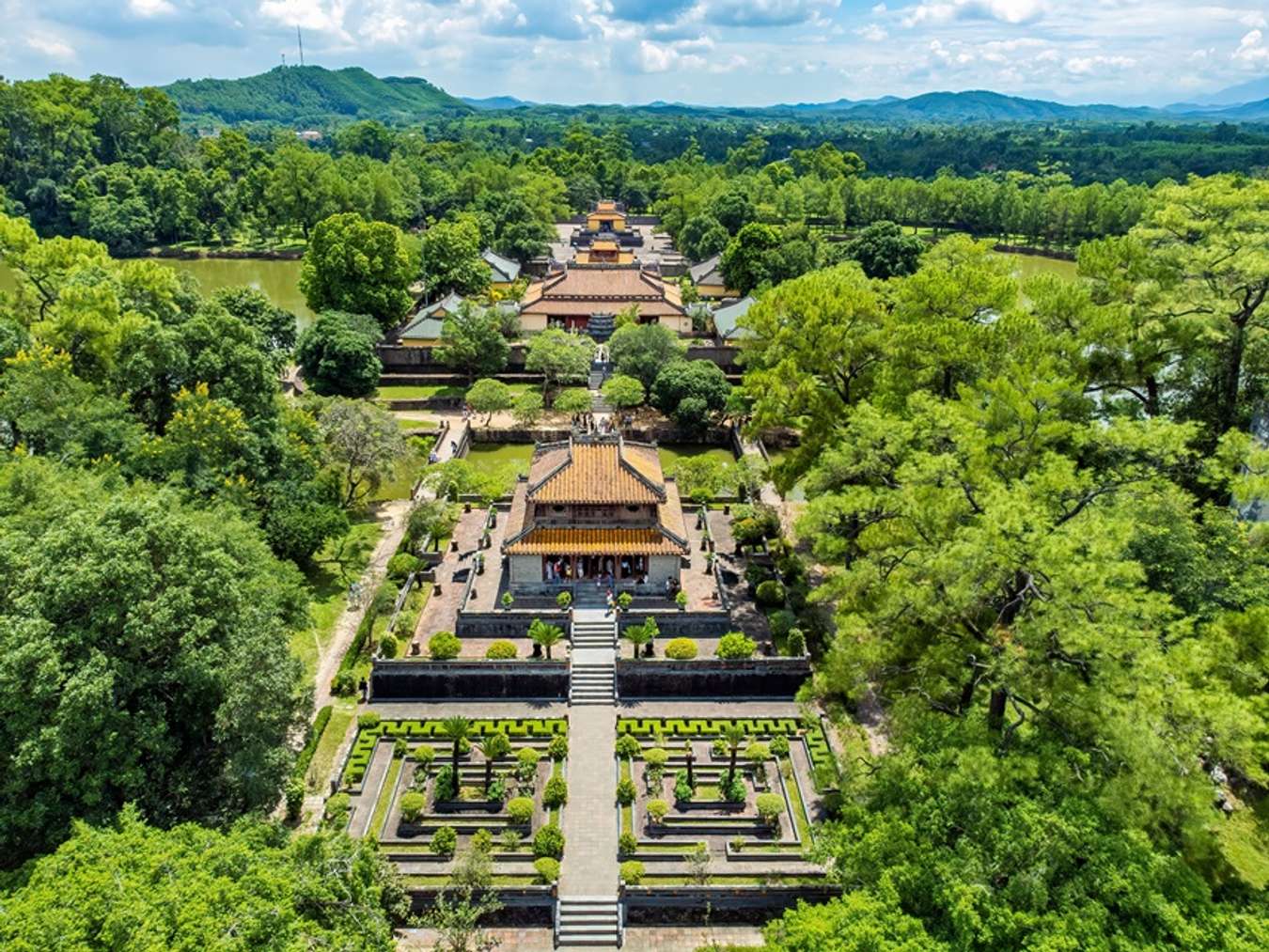tháng 8 cung gì