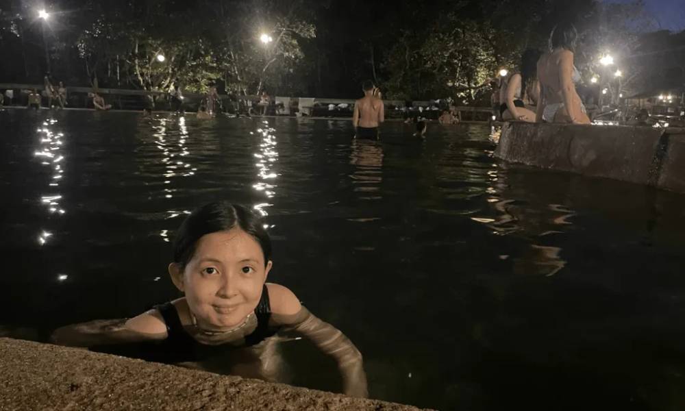 Ngâm mình và thư giãn tại hồ nước nóng