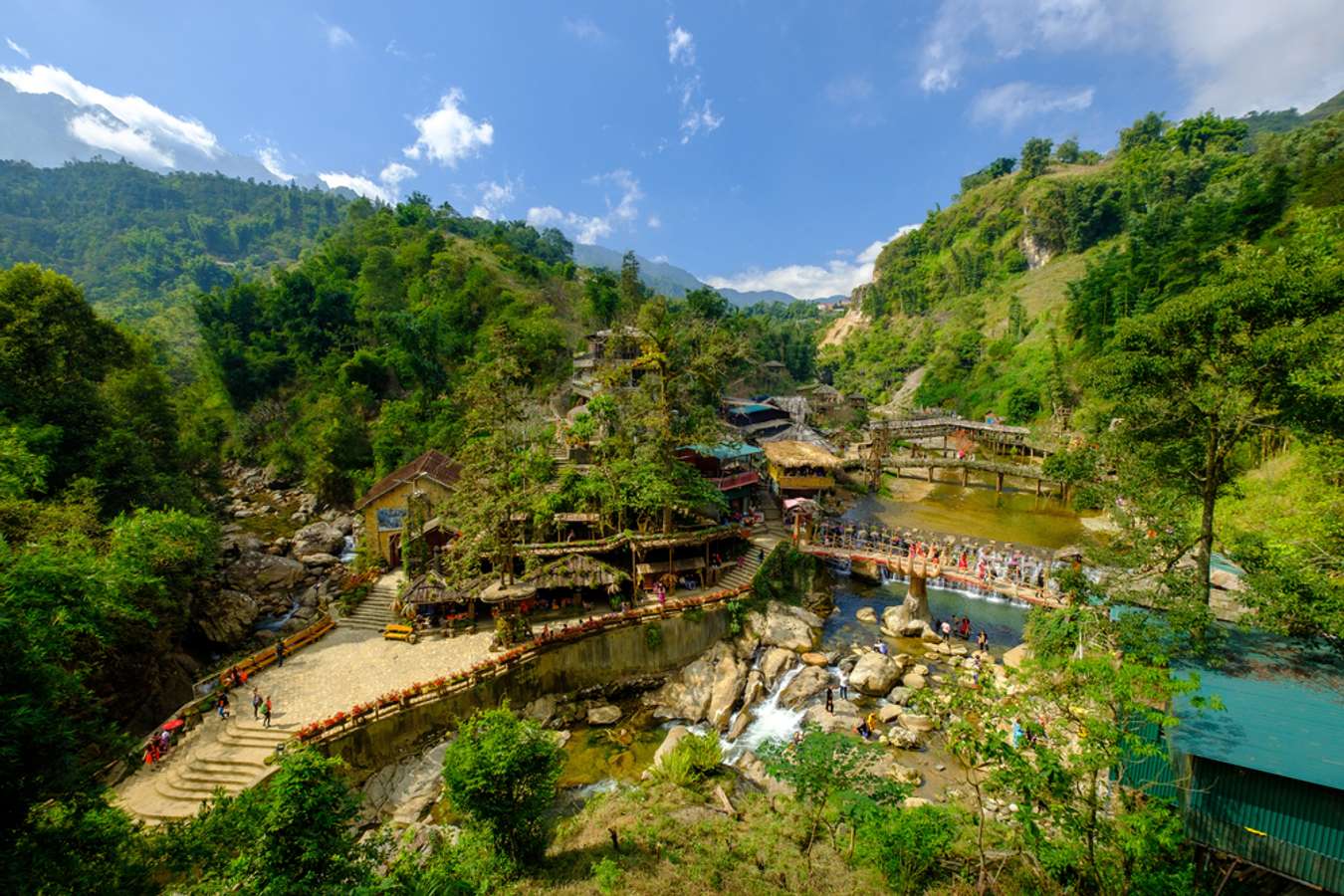 7 Daya Tarik Wisata Cat Cat Village nan Mempesona