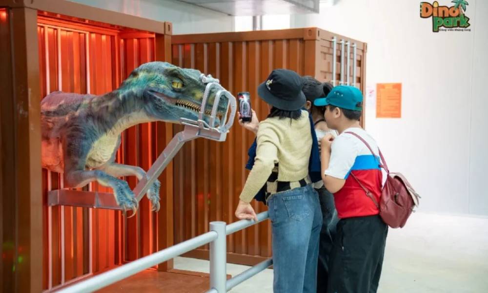 Check-in cùng các mô hình khủng long  tại Dino Park