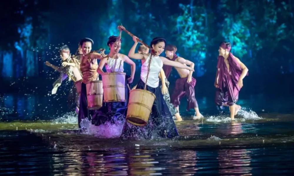 Show diễn với những yếu tố truyền thống, dân gian Việt Nam