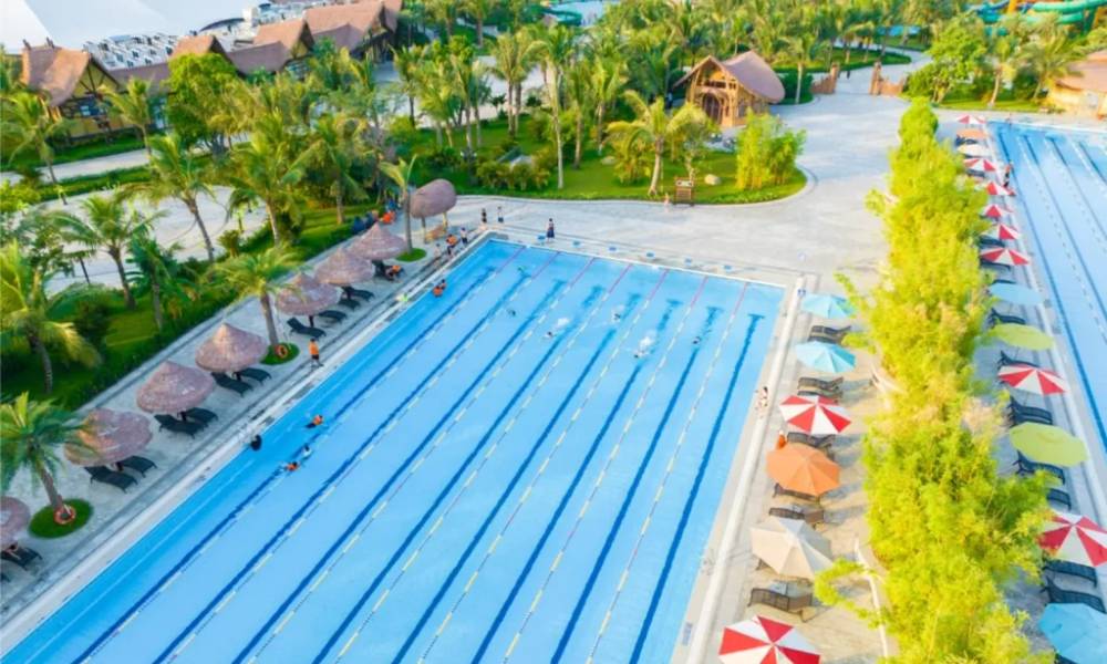 Hồ bơi chuẩn olympic tại Vinwonders Hà Nội Water Park