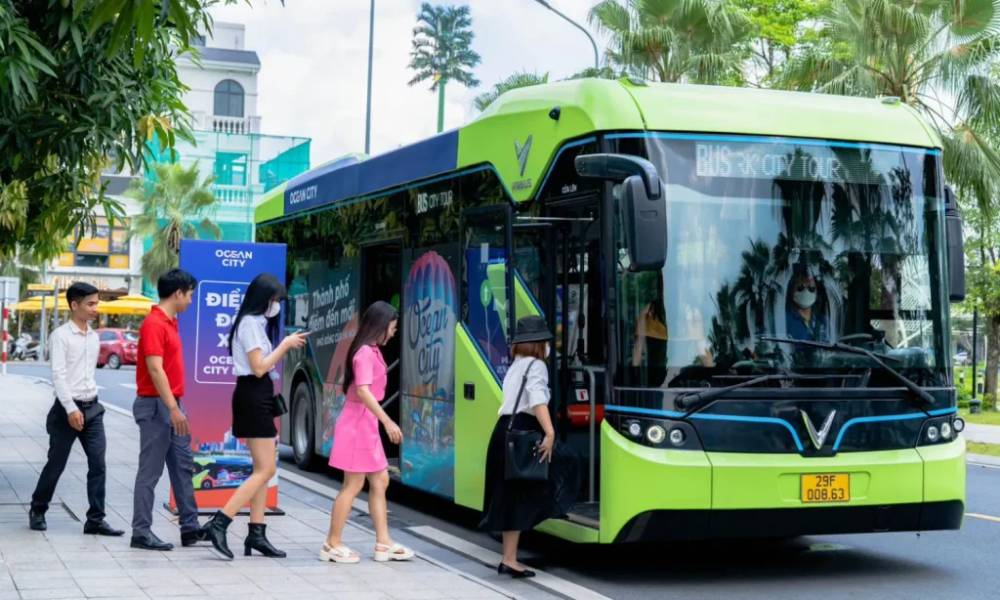 Vinbus được nhiều du khách lựa chọn tới công viên nước