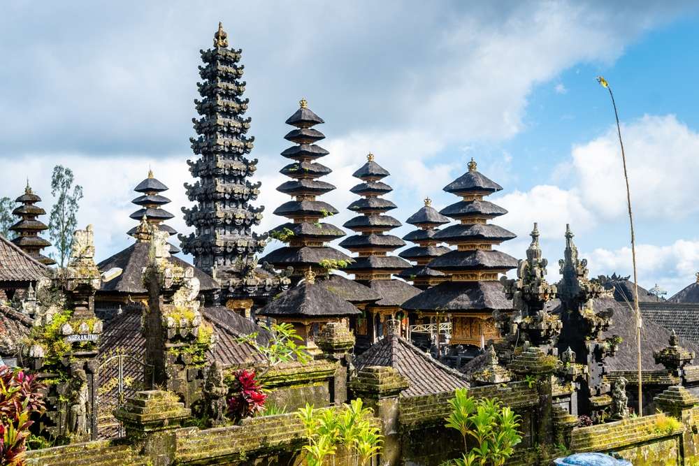 Sejarah Pura Besakih, Dikenal dengan Sebutan Mother Temple of Bali!
