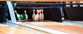 10 Bowling Places in Singapore Perfect for Team-Building, Global Team