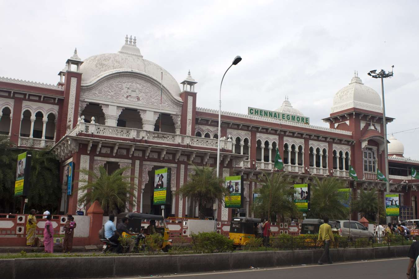 Traffic in front of Chennai Egmore train station on August 28, 2011 in Chennai, India. Egmore is one of the most important stations in Chennai.