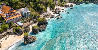 Why Every Australian Should Visit Uluwatu Beach, Traveloka Accomodation
