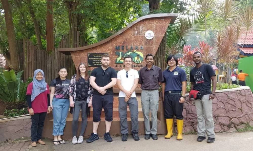 tổ chức các sự kiện tại Melaka Zoo. 