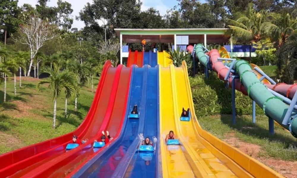 Công viên nước Mekala Wonderland
