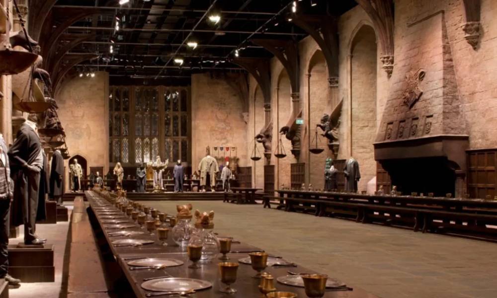 đại sảnh đường tại Warner Bros. Studio London 
