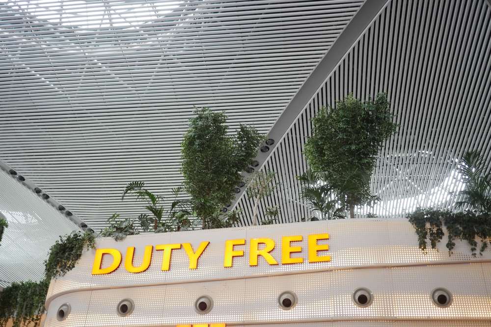 ryanair on board duty free cigarettes I have been trying to get clarification from Ryanair regarding duty free,  for those of us that are doing quick trips! God help me! 😂😂 The Ryanair  website says pic 1. The
