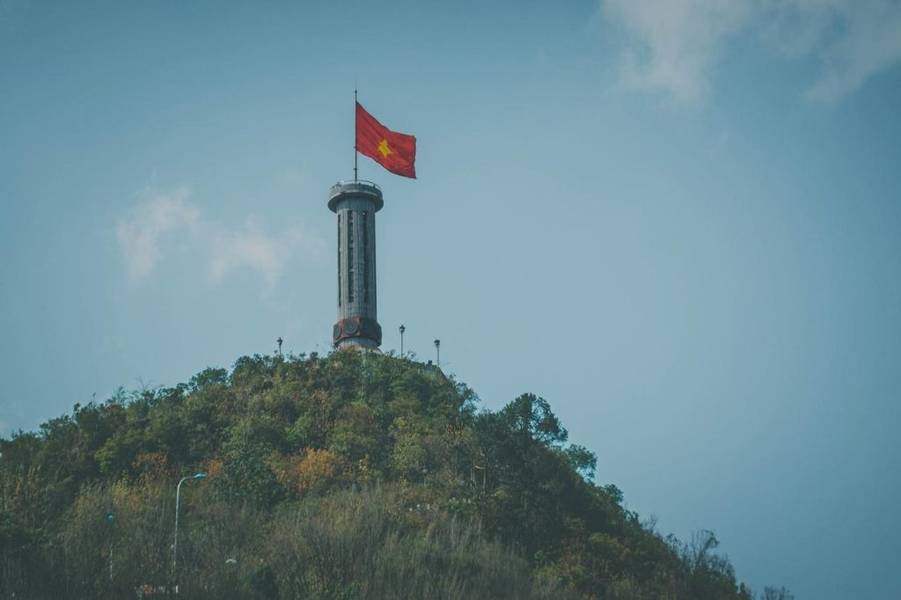 Cột cờ Lũng Cú