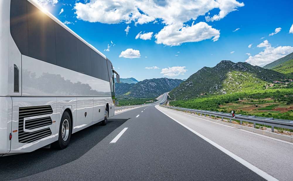 bus pariwisata terbaik di jakarta