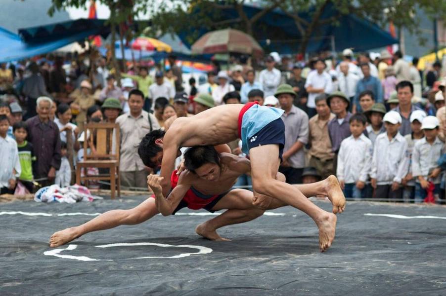 trò chơi dân gian đấu vật