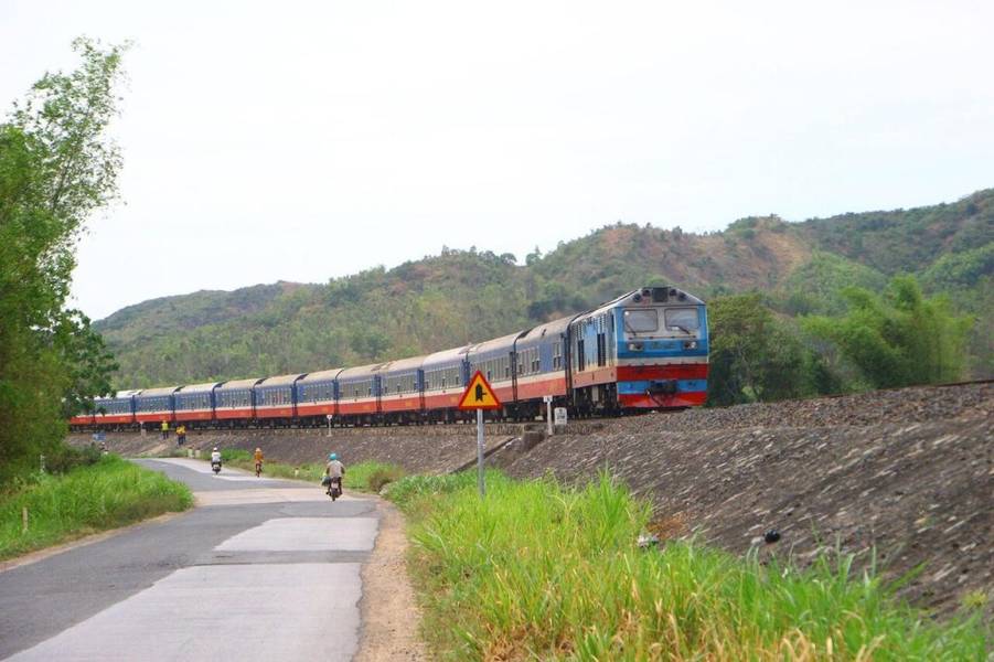 tàu hoả đi TP.HCM