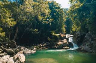 Daya Tarik Air Terjun Babak Pelangi di Lombok, Apa Saja?, Travel Bestie