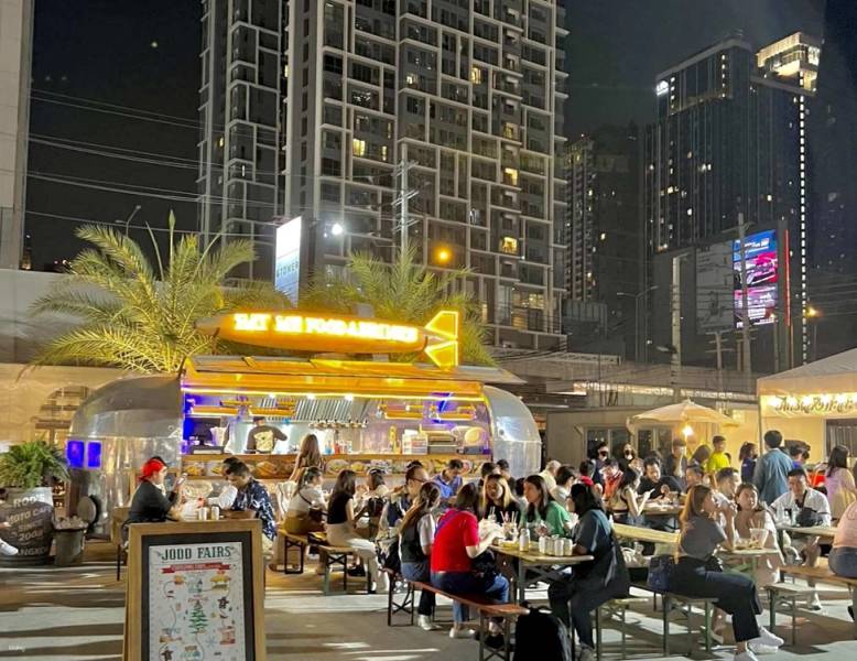 Chợ Đêm Jodd Fairs Bangkok