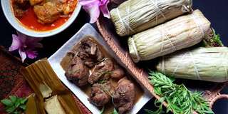 Menengal Buras: Kuliner Bugis yang Wajib Dicoba dan Rekomendasi Wisata di Makassar, Travel Bestie