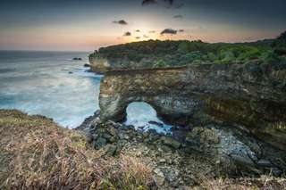 8 Destinasi Wisata Kebumen yang Wajib Kamu Kunjungi, dari Pantai hingga Goa, Travel Bestie