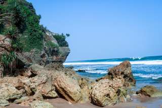 Pantai Watunene, Pesona Tersembunyi yang Masih Asri, Mas Bellboy