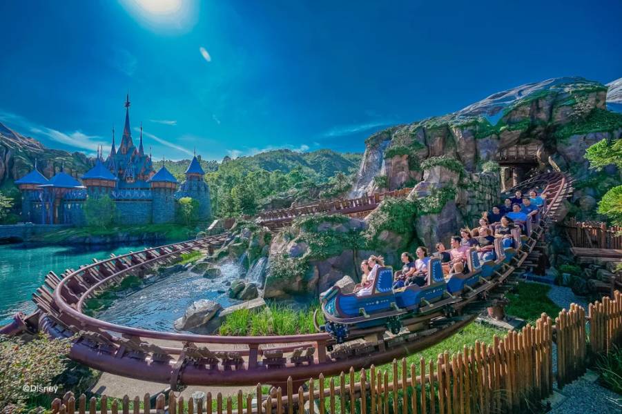 Wandering Oaken's Sliding Sleighs 