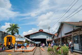 10 Tempat Wisata Dekat Stasiun Sukabumi, Mas Bellboy