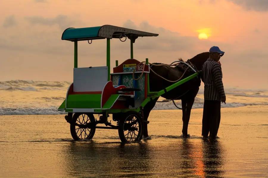 Menjelajahi Pantai Parangtritis