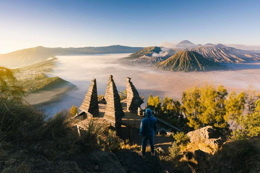 Penanjakan 2 Seruni Point sunrise alternatif Bromo view kaldera
