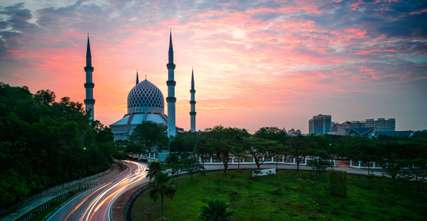 Jadual Waktu Imsak dan Berbuka Puasa Ramadhan 1447H / 2026M di Kuala Lumpur, Traveloka MY